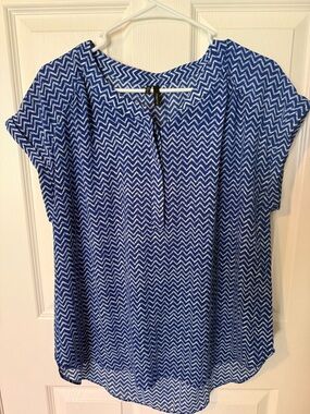 Maurice’s Blue Chevron Cap-Sleeve Women's Top